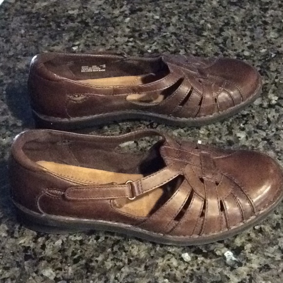 Clarks Shoes - 8.5 Wide Clarks Bendables